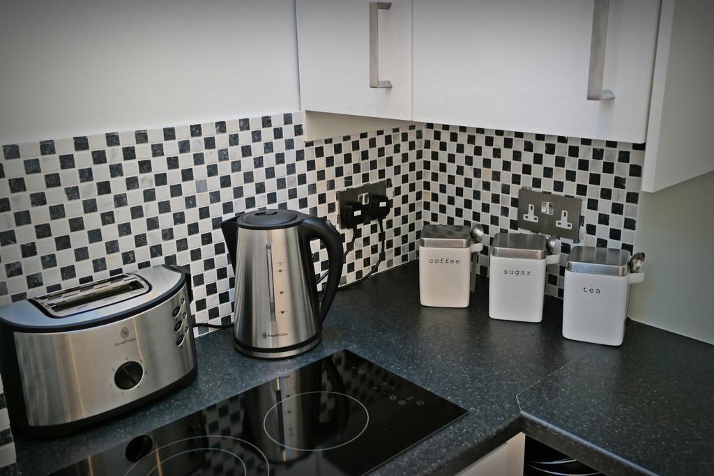 London Malvern Road Rooms To Let Bilik gambar