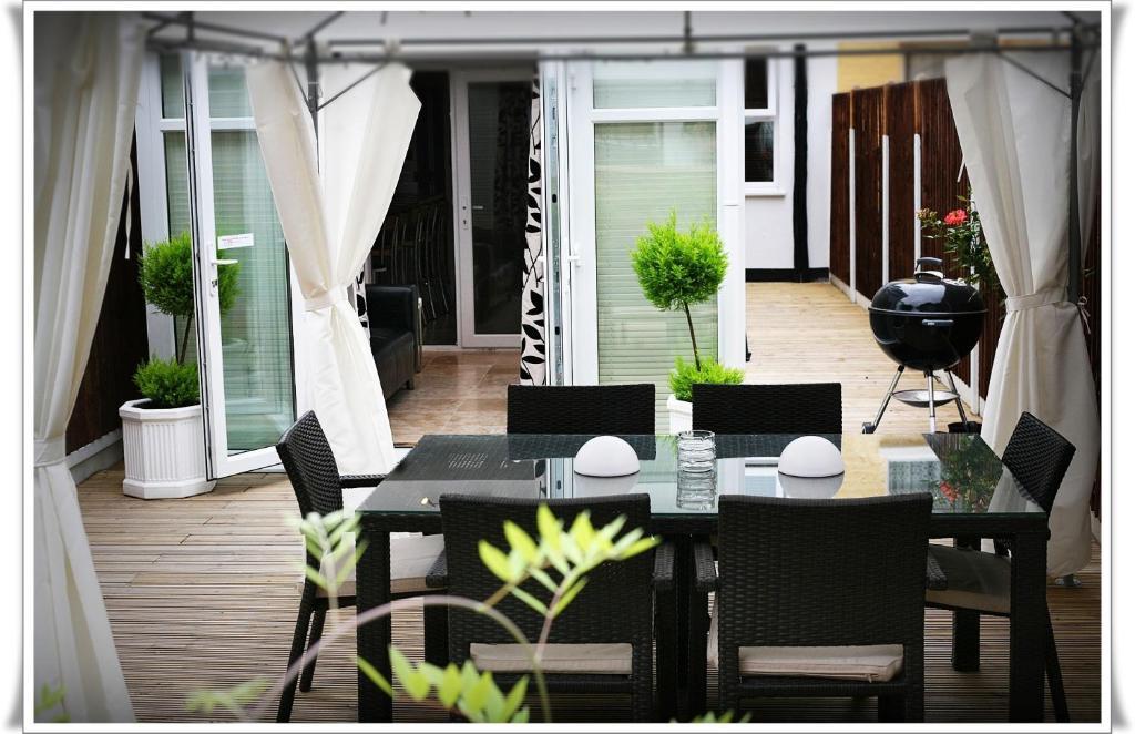 London Malvern Road Rooms To Let Bilik gambar
