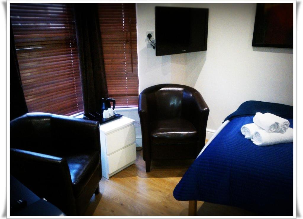 London Malvern Road Rooms To Let Bilik gambar