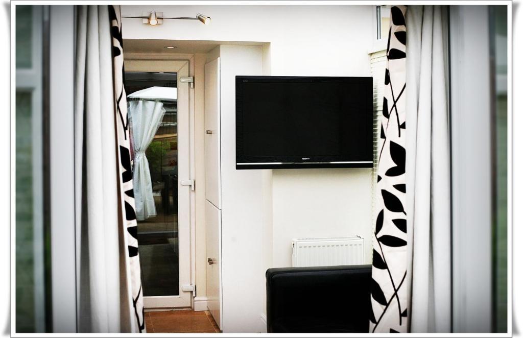London Malvern Road Rooms To Let Bilik gambar