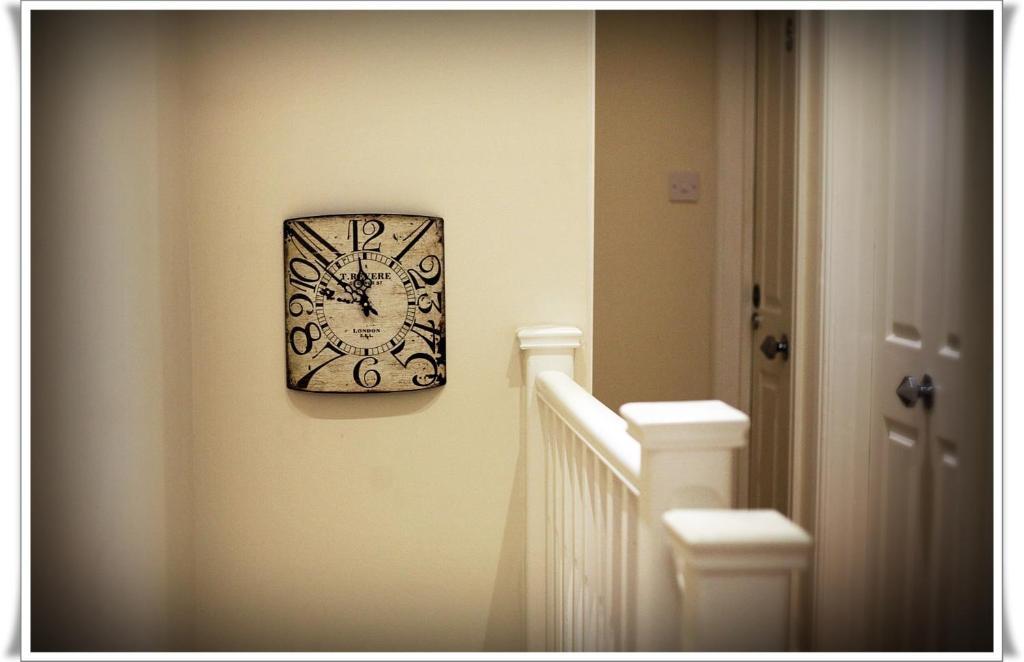 London Malvern Road Rooms To Let Bilik gambar