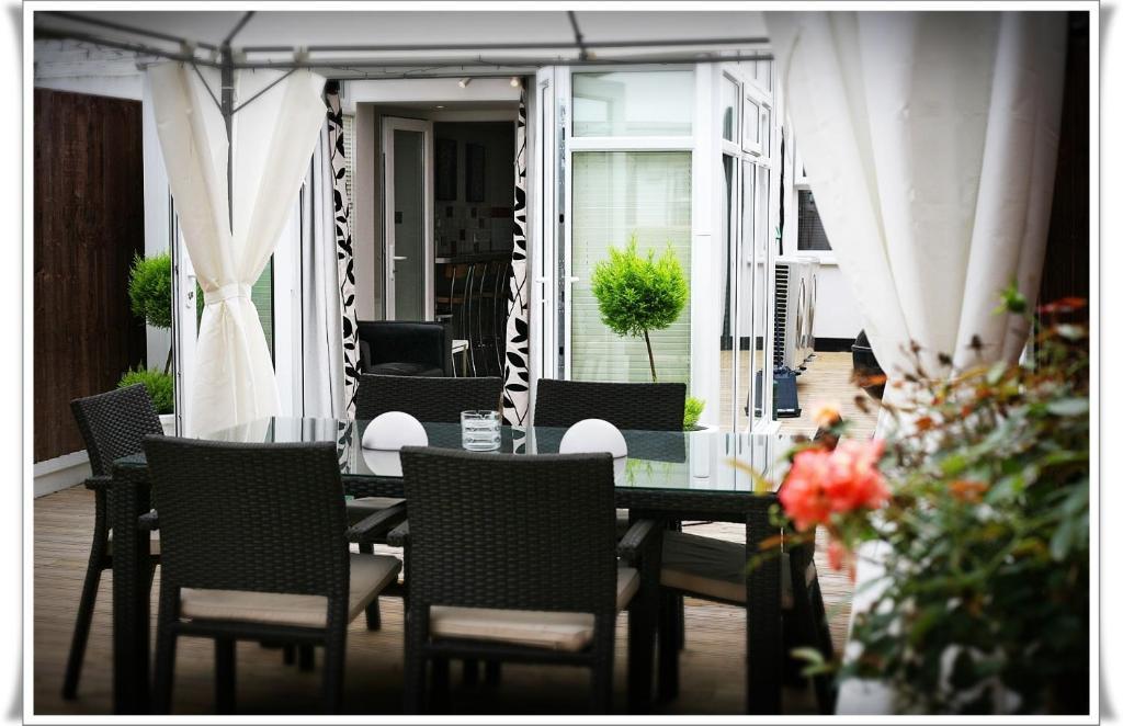 London Malvern Road Rooms To Let Bilik gambar