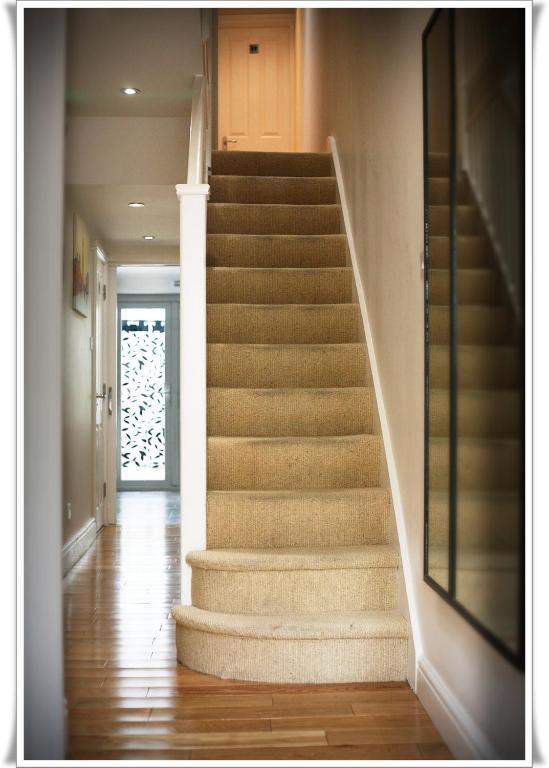 London Malvern Road Rooms To Let Bilik gambar