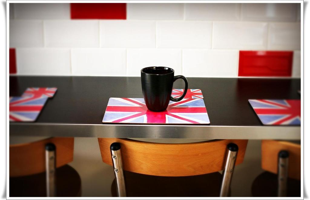 London Malvern Road Rooms To Let Bilik gambar
