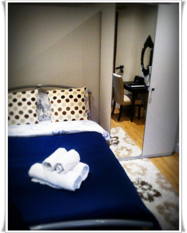 London Malvern Road Rooms To Let Bilik gambar