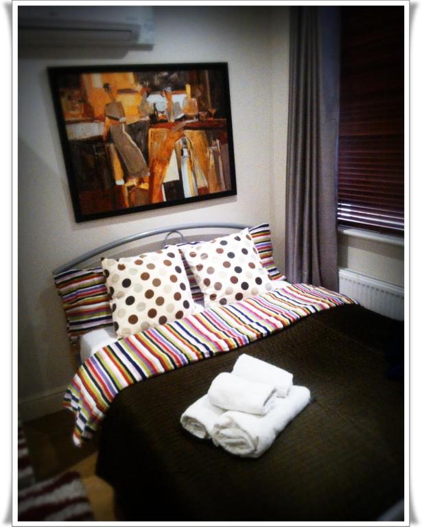 London Malvern Road Rooms To Let Bilik gambar