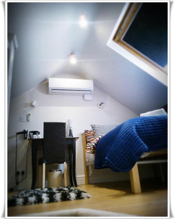 London Malvern Road Rooms To Let Bilik gambar