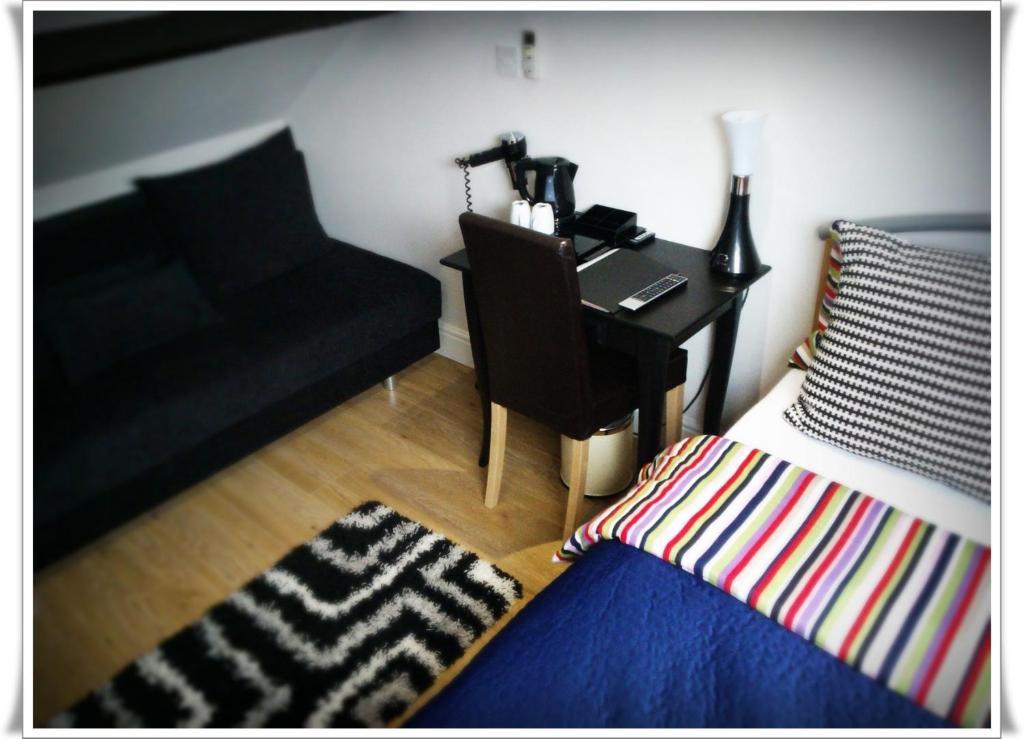 London Malvern Road Rooms To Let Bilik gambar